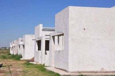 Anuncian la construcci�n de 142 viviendas