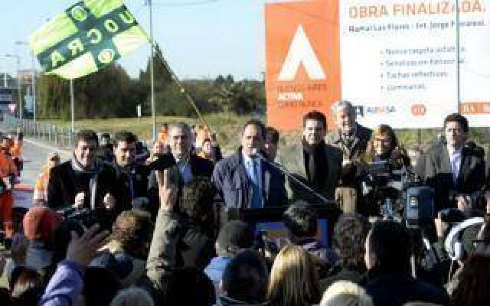 Scioli inaugur nueva bajada de la autopista Buenos Aires-La Plata
