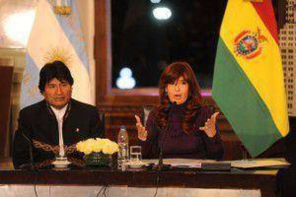 Cristina y Evo Morales firmaron acuerdos e inauguraron la estatua de Juana Azurduy