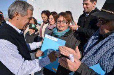 Quiroga regulariz� tierras en Nueva Esperanza
