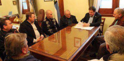 Se firm� el contrato de obra para proveer energ�a el�ctrica a zona rural de Guardia Mitre