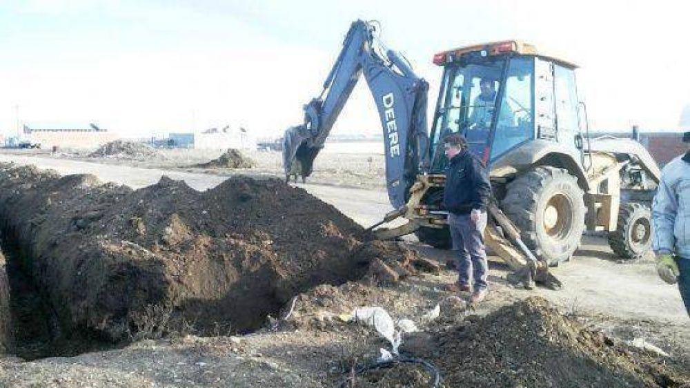 Santana afirm� que el servicio de gas llegar� hasta el predio del Aeroclub