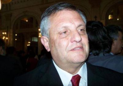 Gassenbauer anunci� que ya se traslad� a 23 de los 676 presos en comisar�as