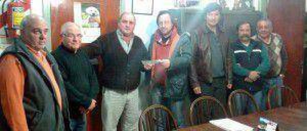El diputado Santiago motoriz� un subsidio para los bomberos de San Andr�s de Giles