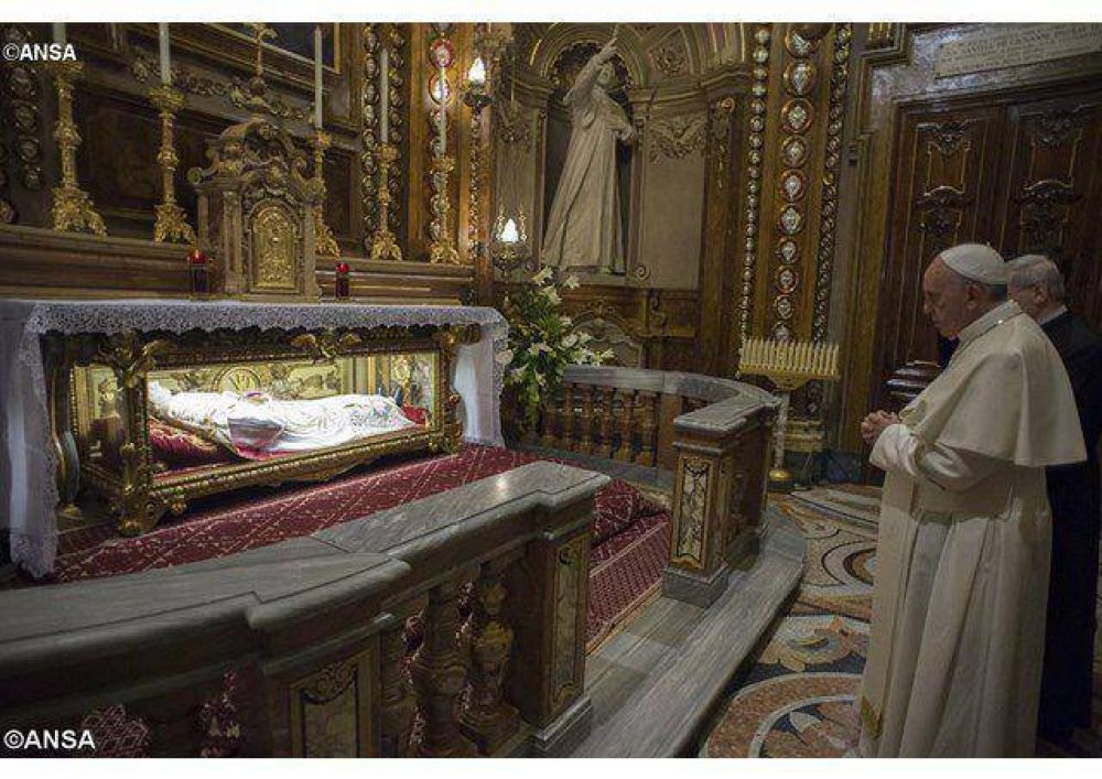 Como Don Bosco, con y para los jvenes, alienta el Papa