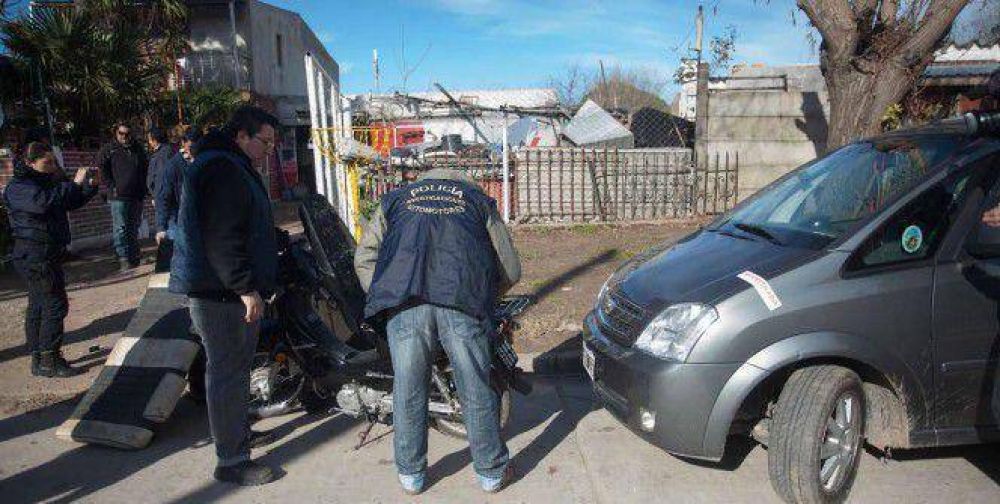 El Municipio clausur� un taller mec�nico donde se encontraron veh�culos robados
