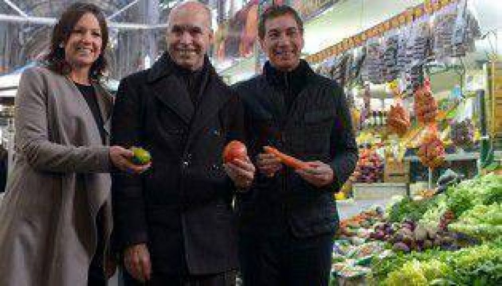Larreta recorri� el mercado de San Telmo junto a Stanley y Santilli  