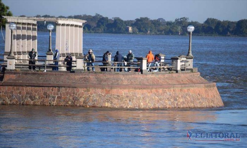 El r�o sigue en crecida, sin embargo Defensa Civil estima que no llegar� a los niveles de alerta