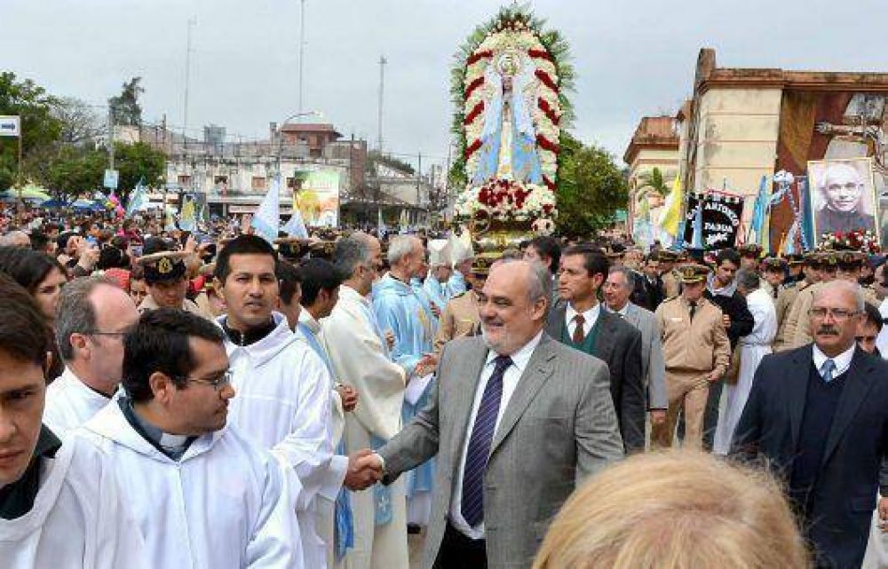 Colombi acompa al Pueblo de Corrientes en elaniversario de la Coronacin Pontificia de la Virgen de Itat