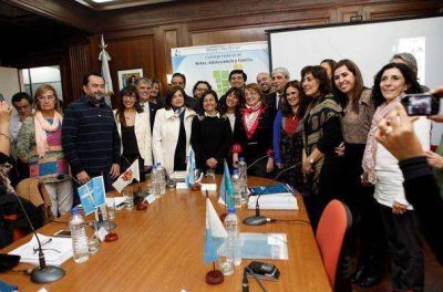 Ortiz, en reuni�n del Consejo de la Ni�ez