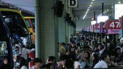Los choferes de larga distancia amenazan con un paro