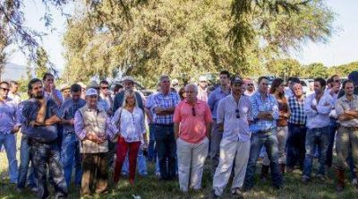 Productores de todo el pa�s salen hoy a las rutas