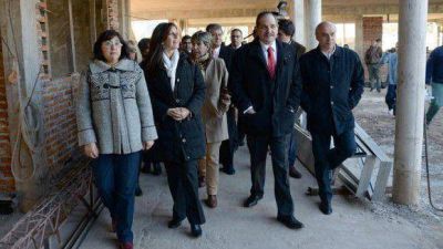 Aperovich manifest� la necesidad de mejorar la calidad educativa