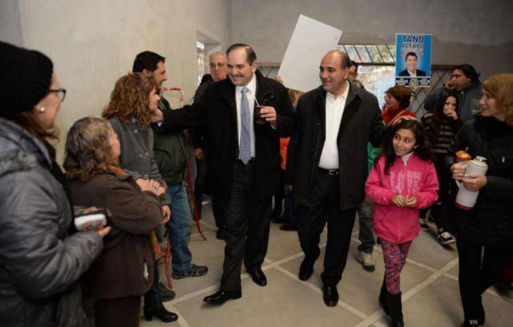 Alperovich: �critican, pero no han pisado un hospital�
