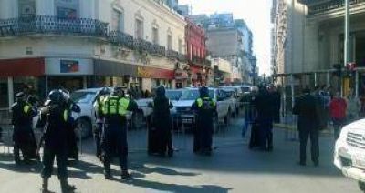 Incidentes en la plaza Independencia por la protesta del campo