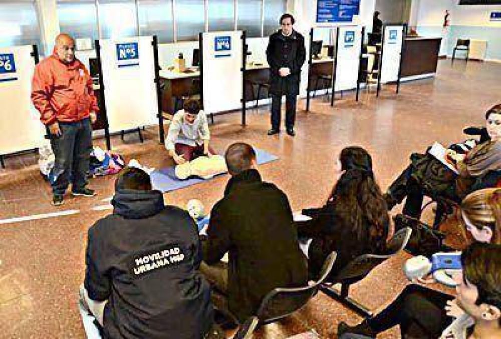 Capacitan en t�cnica de RCP a personal municipal