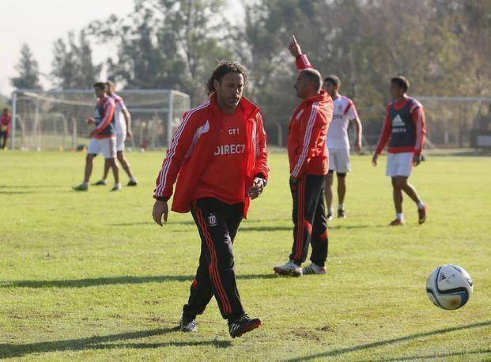 Milito eval�a cambios para buscar el triunfo en Misiones