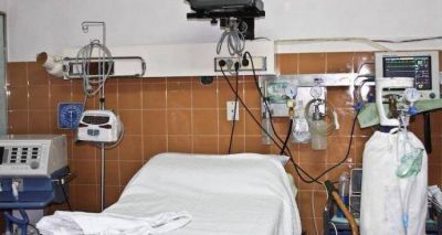 Hospital: M�dicos de terapia reclaman sus salarios