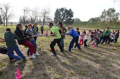 Exitosa jornada de intervenci�n territorial en el Parque Izaguirre