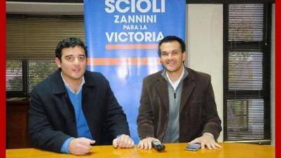 Cinco intendentes electos por el Frente R+O se volcaron al oficialismo y apoyar�n a Daniel Scioli