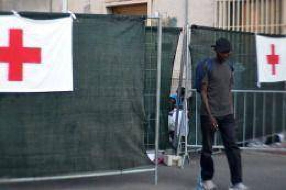 El drama de los inmigrantes que esperan cruzar de Italia a Francia