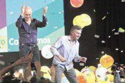 Bailes y m�sica para disimular el mal trago