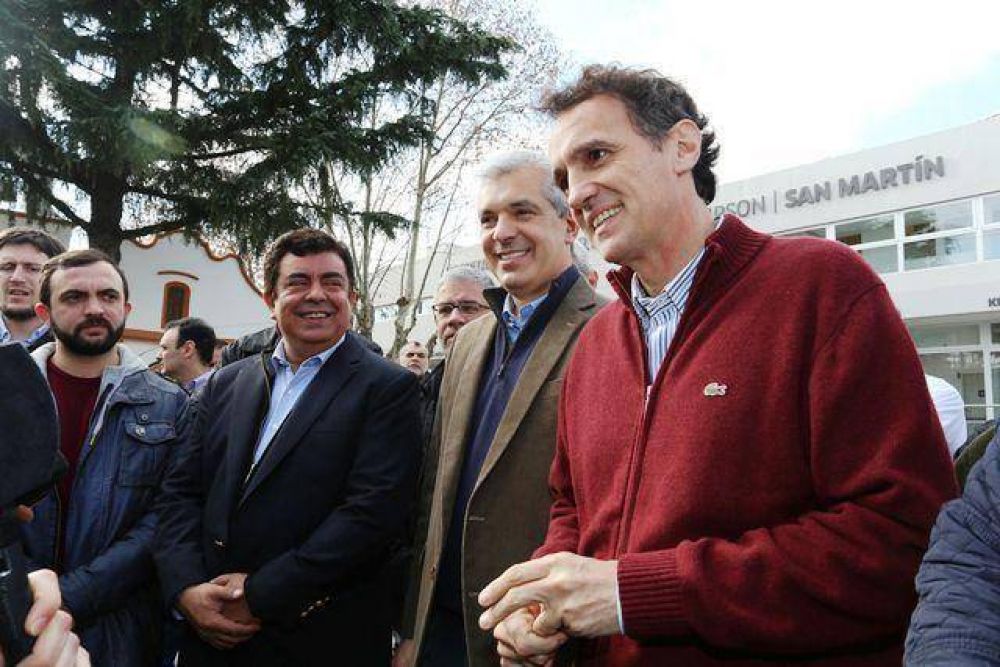 Katopodis, Dom�nguez y Espinoza recorrieron las nuevas obras del Hospital Thompson