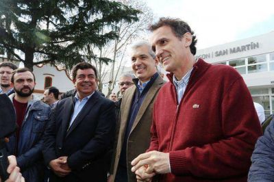 Katopodis, Dom�nguez y Espinoza recorrieron las nuevas obras del Hospital Thompson
