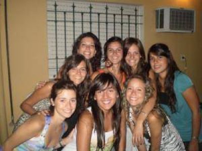 Construyen su amistad por WhatsApp, forman grupos y dicen que su relaci�n es las 24 horas