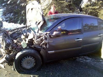 Accidente con da�os materiales en el Camino de los Siete Lagos