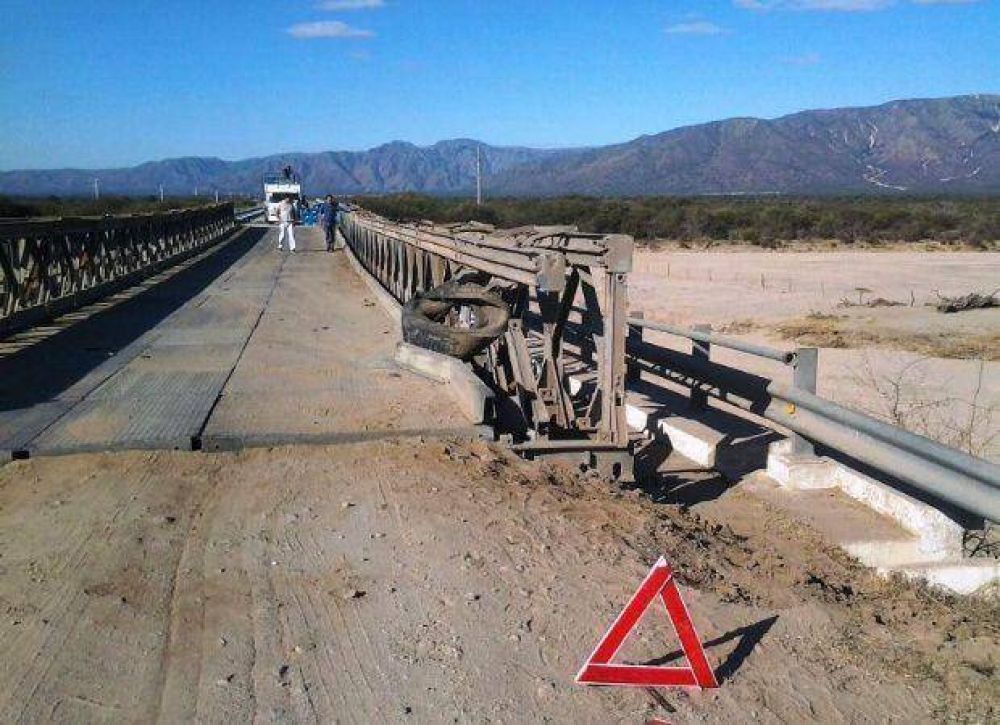 Lujn: por el accidente del camin, decidieron inhabilitar el puente