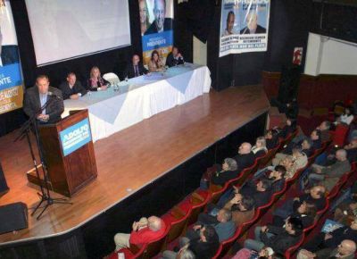 Adolfo propuso soluciones para la industria pesquera