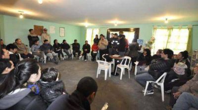 Santana: �Venimos a cumplir con el compromiso asumido por el gobernador Daniel Peralta�