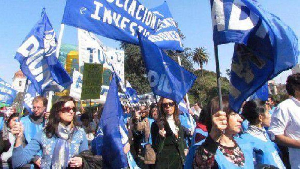 Adiunt convoc� a un paro y desde la Usina llaman a volver a las aulas