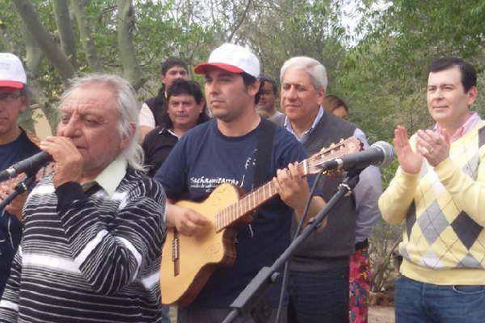 El senador Zamora particip� de la fiesta de la 