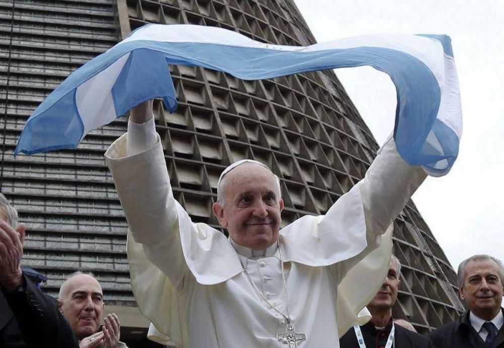 Insisten en que el Papa visitaría la Argentina, Chile y Uruguay en 2016
