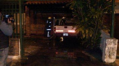Ins�lito: Camioneta se incendi� cuando lleg� a su domicilio