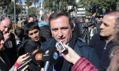 El clima interno radical se mete en el lanzamiento de Mestre