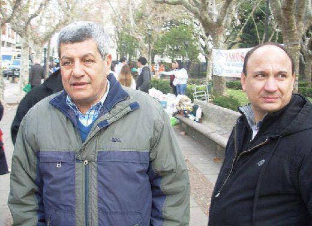 De Gennaro y Giaccio dialogaron con vecinos en la Plaza San Mart�n