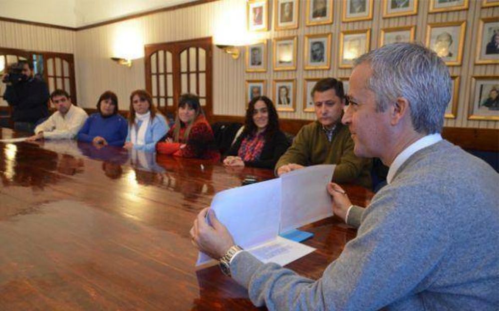 Boleto para docentes y auxiliares: Se recibir�n solicitudes hasta el 7 de agosto en los gremios