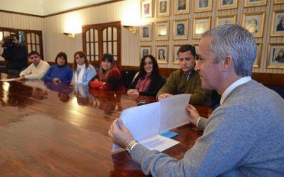 Boleto para docentes y auxiliares: Se recibir�n solicitudes hasta el 7 de agosto en los gremios