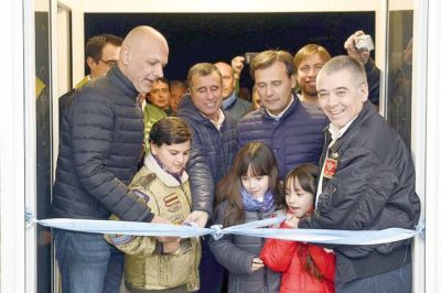 El Gobierno inaugur� obras de infraestructura en el Club Hurac�n y en el Aeroclub de Trelew