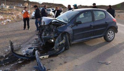 Automovilista se incrust� en un cami�n volquete, y hay dos hospitalizados