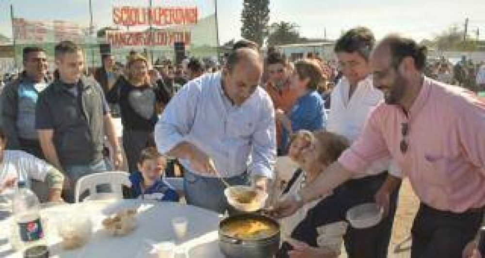 Pacto de silencio para no hablar de desnutrici�n y las inundaciones