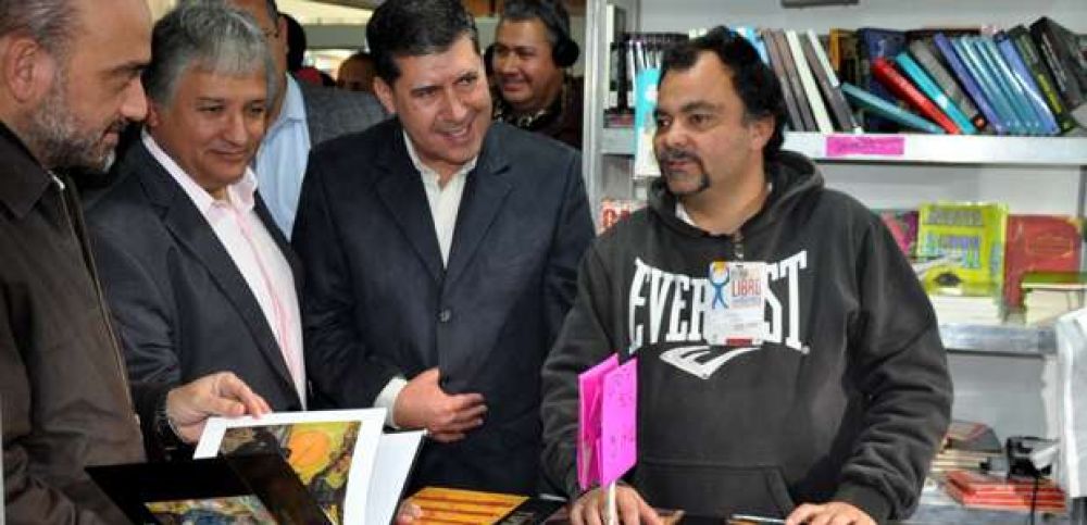 Casas y Bosetti visitaron la Feria del Libro