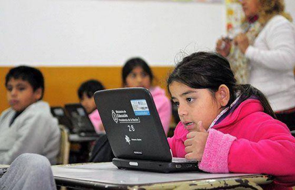 Desde agosto las escuelas primarias de la Provincia contar�n con aulas digitales