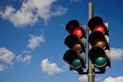 Piden que los sem�foros funcionen las 24 horas en la ciudad
