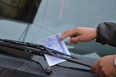 Estacionamiento medido, a pesar de los cambios siguen los problemas