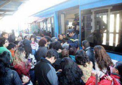 Alegr�a y emoci�n en la vuelta del tren tras 22 a�os