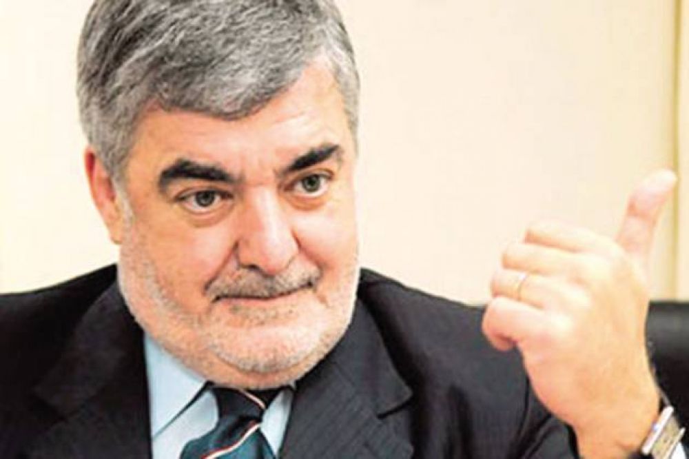 Das Neves: �Deben dejar de tratar a los chubutenses como a ni�os�